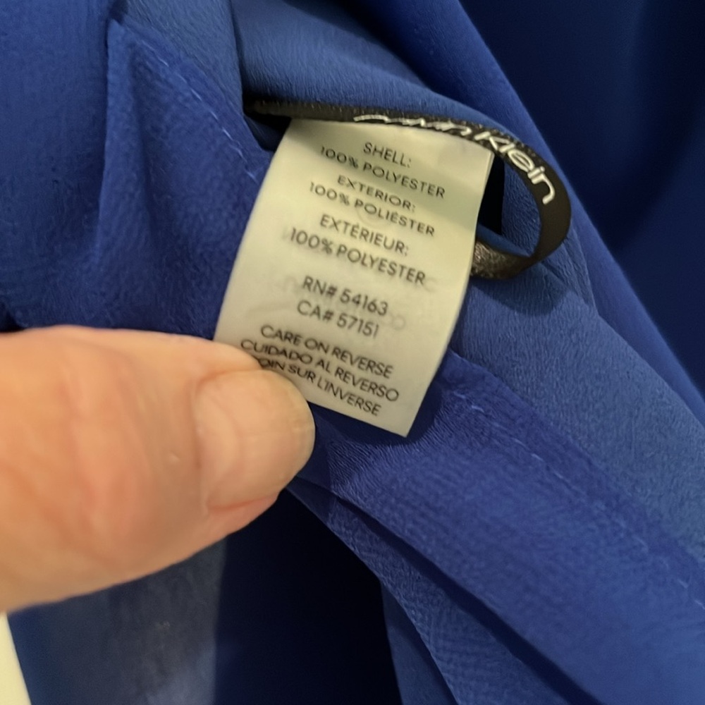 NWOTs Calvin Klein Royal Blue Chiffon Blouse Size Small - Picture 5 of 5